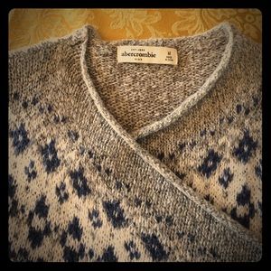 Abercrombie kids open cardigan size M